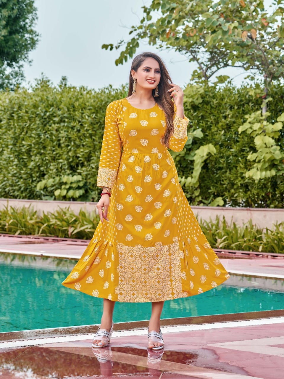 Kinti White Rose 1 Exclusive Wear Wholesale Kurti Collection